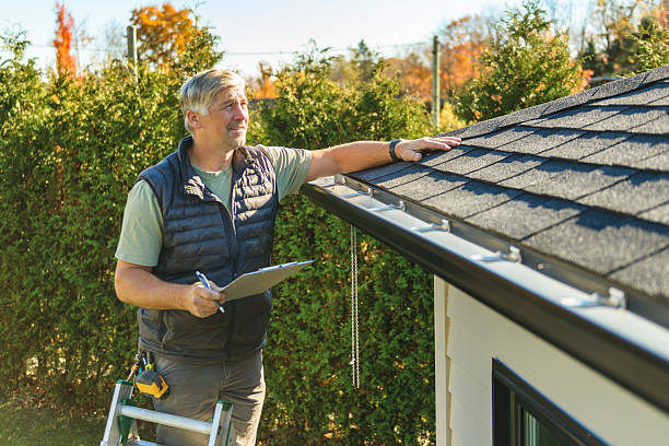 Professional Metal Roofing technician working in Baxter, TN